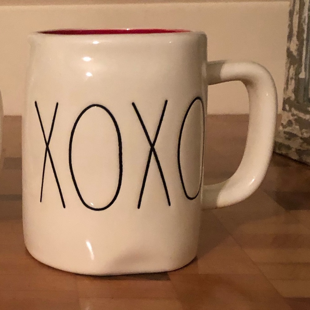 Set of two Rae Dun “XOXO” mugs